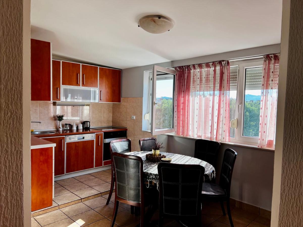 City Center Square Deluxe Nest Podgorica Exterior foto
